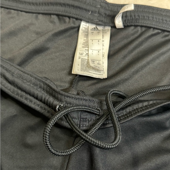 Adidas shorts - Picture 6 of 7